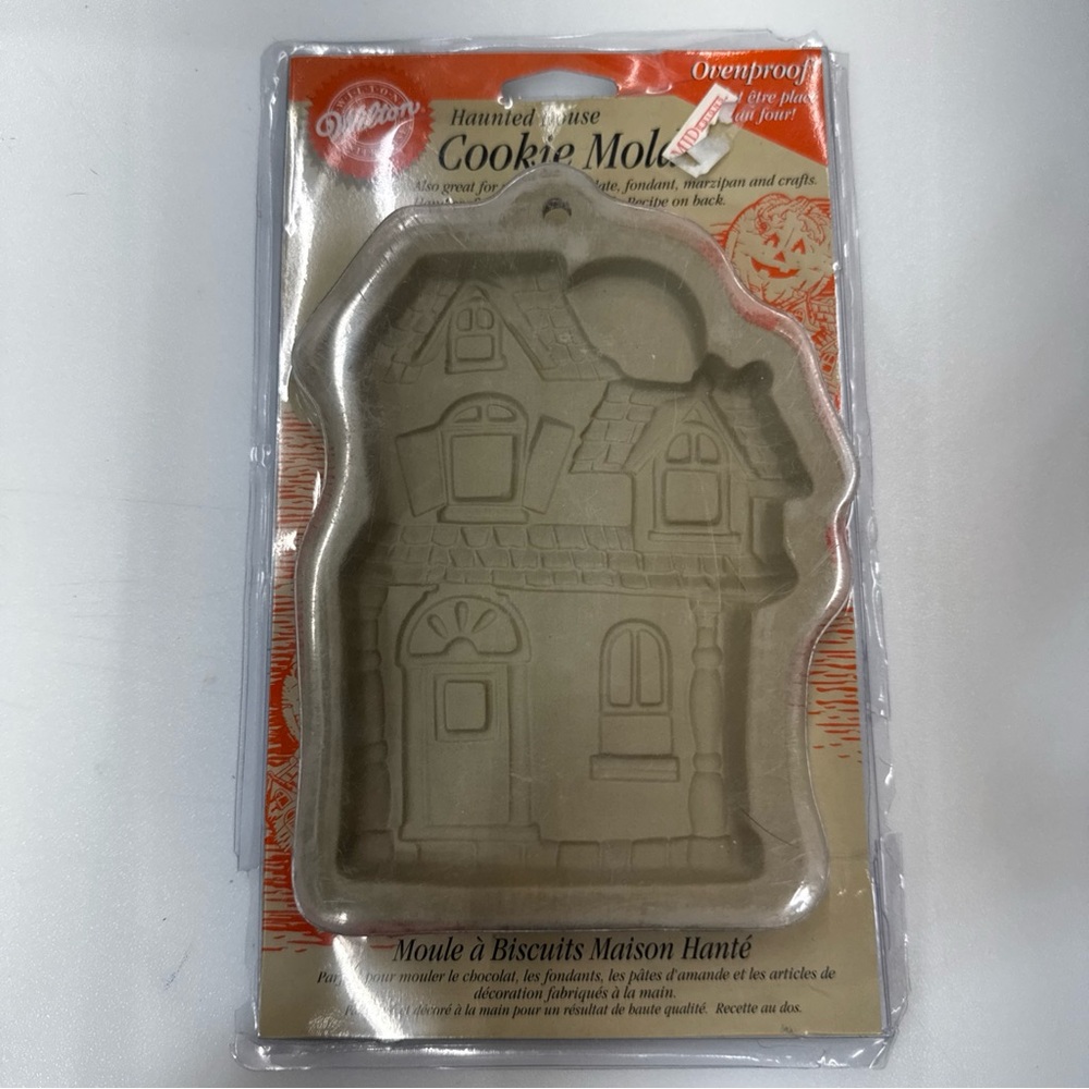 WILTON Haunted House Cookie Mold Ovenproof Halloween Handcrafted Baking Mold NEW